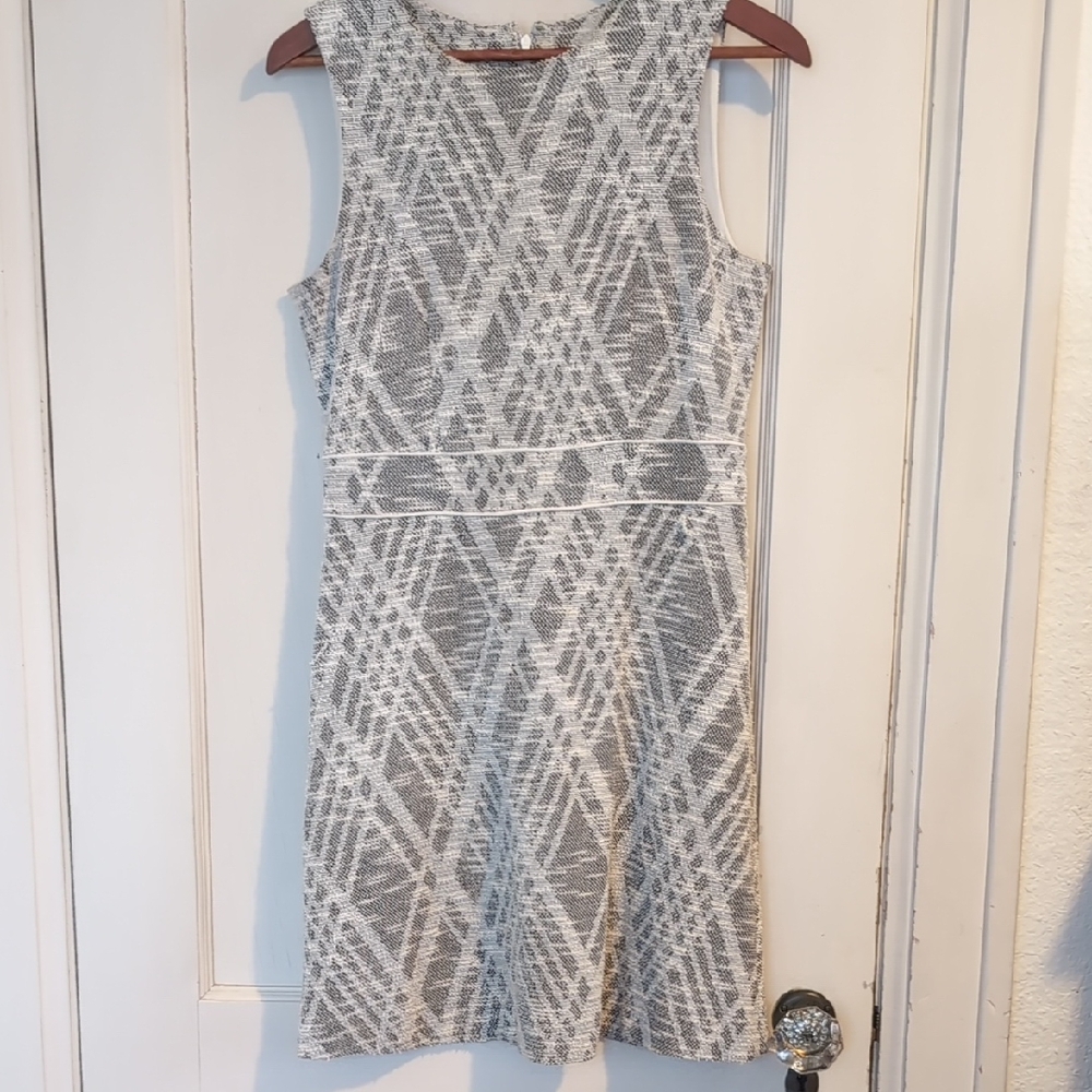Ann Taylor Gray and White Geometric Mini Dress